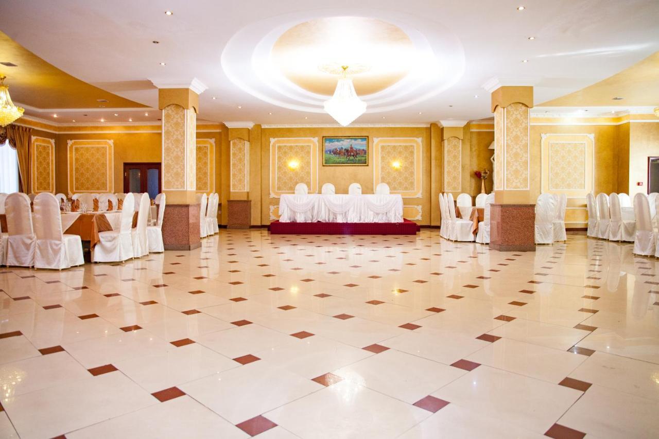 Ak Samal Hotel Karaganda Exterior photo